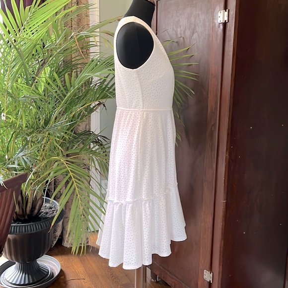 SIGNATURE Robbie Bee White Eyelet Faux Wrap Dress PS - Picture 2 of 6